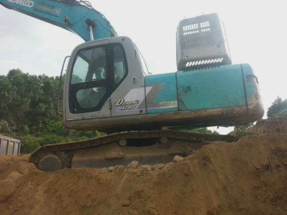 kobelco SK200-6