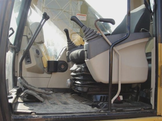 Caterpillar 社 330c