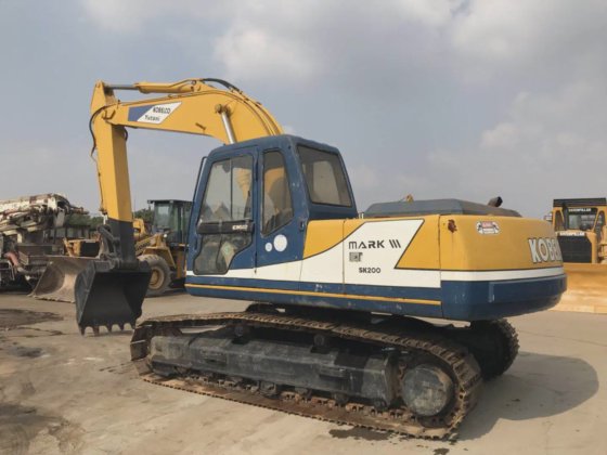 中古 Kobelco SK200-3 場所 上海, 中国
