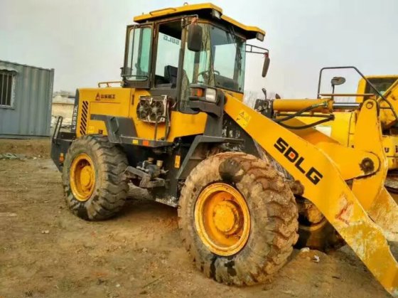 ローダー ホイールローダー トランスオート ブランド LG933L