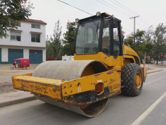 2015 LongGong LG522A