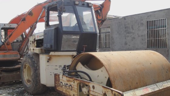 工作状况良好的 Ingersoll Rand SD110droad 压路机。出售二手