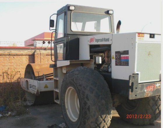 工作状况良好的 Ingersoll Rand SD110droad 压路机。出售二手