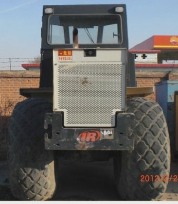 工作状况良好的 Ingersoll Rand SD110droad 压路机。出售二手