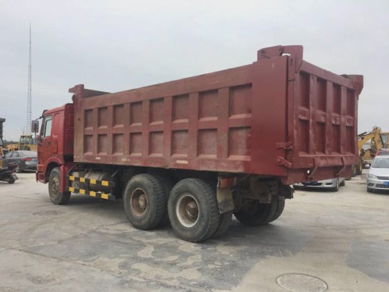 二手中国重汽HOWO自卸车