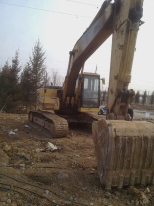 工作状况良好的低价二手 320b 履带式挖掘机