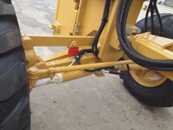 Caterpillar 社 140K