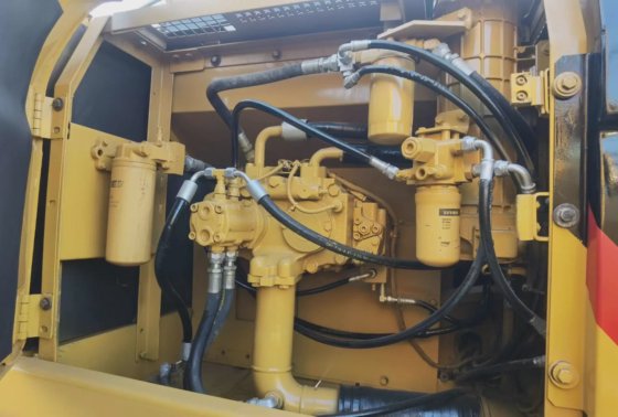 caterpillar CAT 325D