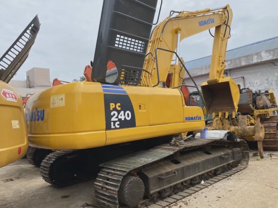 24 トン 使用 PC240-8 クローラー油圧ショベル
