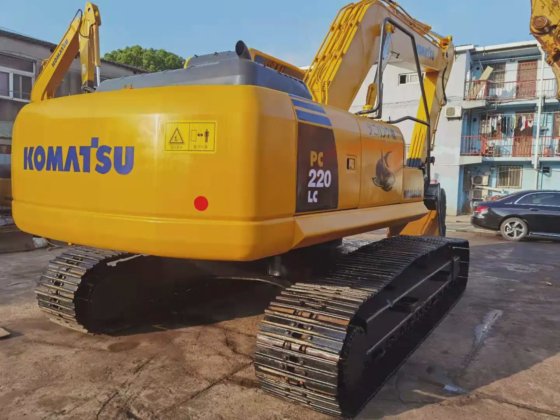Komatsu PC220-7