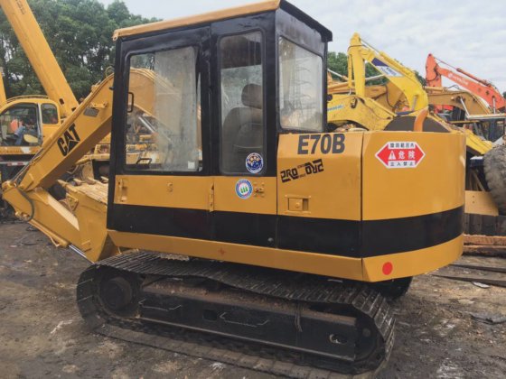 2014 Crawler Excavator E70B
