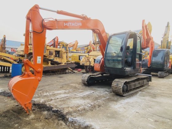 Hitachi ZX75