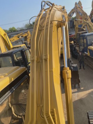 Gebrauchter Bagger 320b