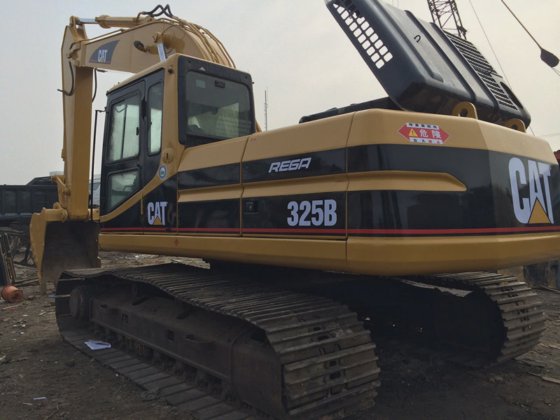 Caterpillar 社 325BL