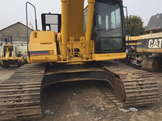 Caterpillar 社 325BL