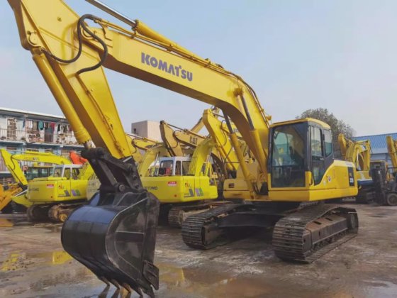 Komatsu PC200-7