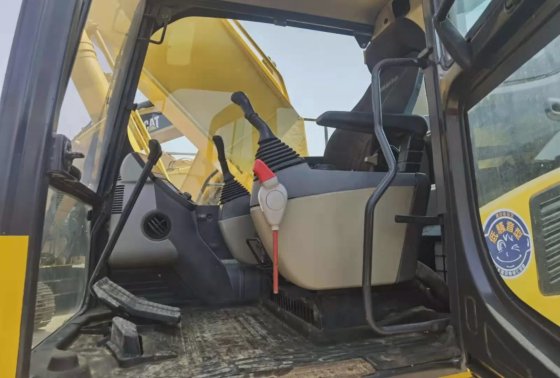 カテゴリ Komatsu PC220-8