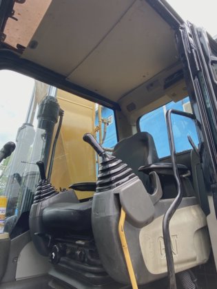 320d 挖掘机 履带式 也是 325D