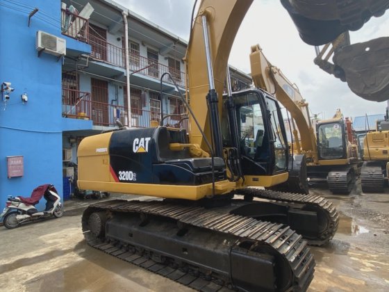 320d 挖掘机 履带式 也是 325D