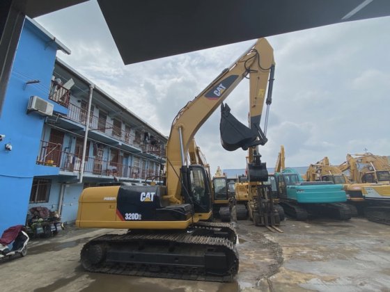 320d 挖掘机 履带式 也是 325D