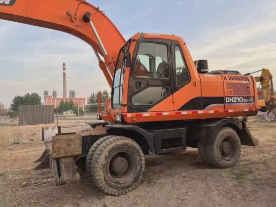 Doosan DH210W-7