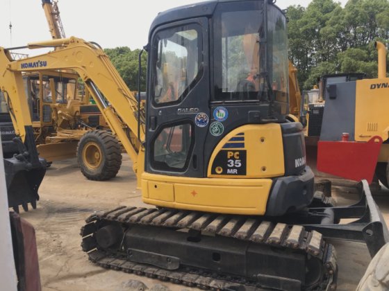 2014 komatsu PC35MR-2