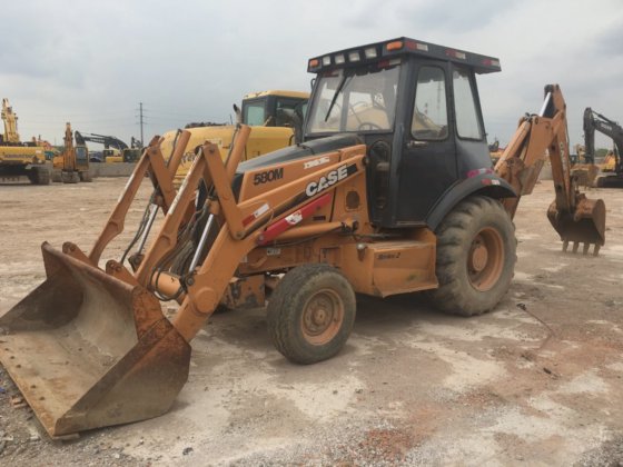 case 580m
