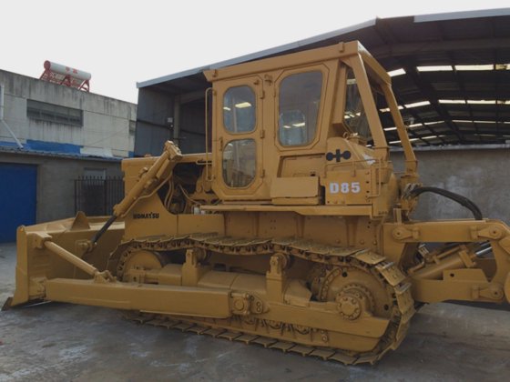 Komatsu D85