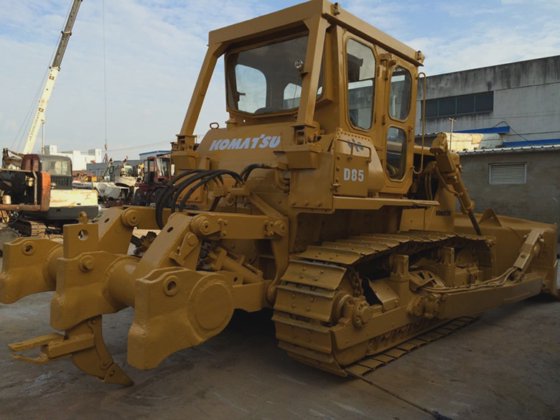 Komatsu D85