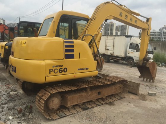 小松 pc60