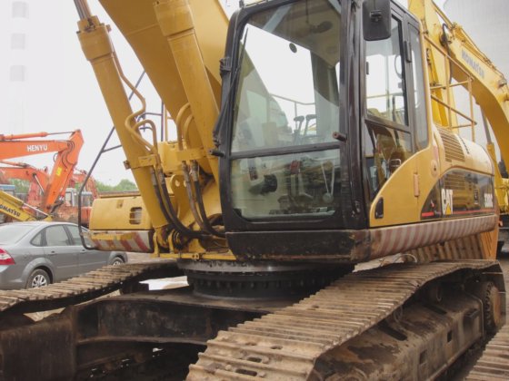 Caterpillar 社 330c