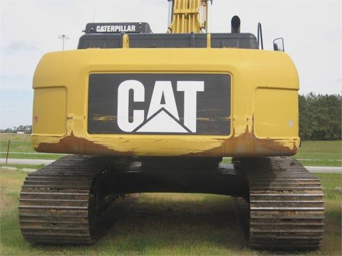 Caterpillar 社 325DL