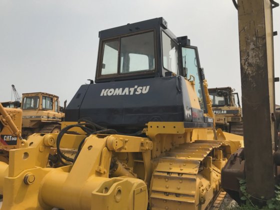 Komat su Komatsu D85-21