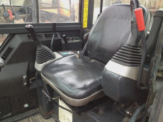 2014 komatsu PC35MR-2