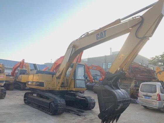 2013 pelle sur chenilles E200B