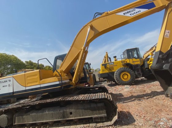 kobelco Sk200-3