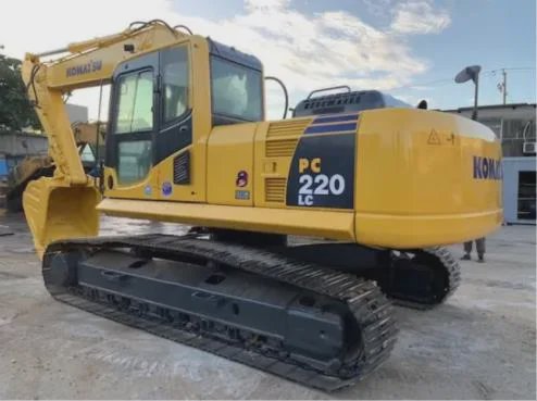 KOMATSU pc220-8
