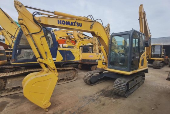 Komatsu PC70-8
