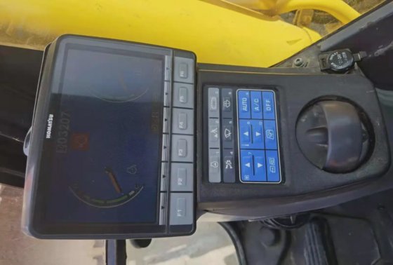 最新型号 日本二手工程机械 小松 PC220-8 履带式挖掘机