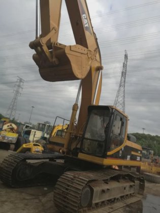 Caterpillar 社 330BL