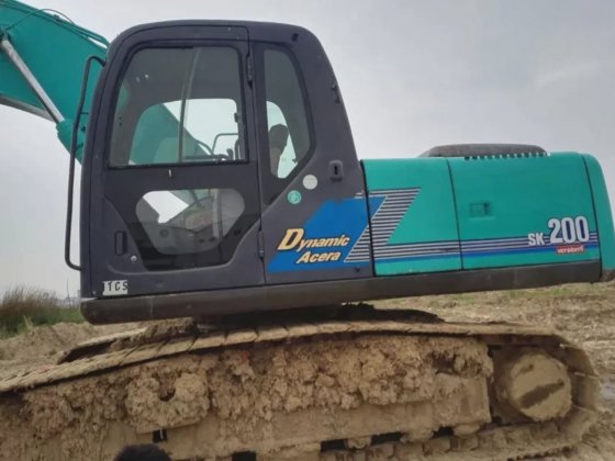 Kobelco SK200