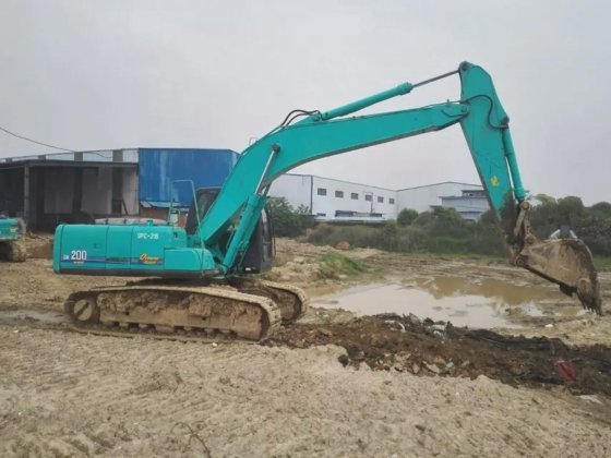 Kobelco SK200