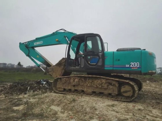 Kobelco SK200