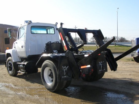 1991 FORD L7000 GARBAGE TRUCK