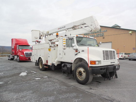 2002 INTERNATIONAL 4700 BUCKET TRUCK