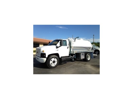 2006 GMC C6500 SEPTIC in