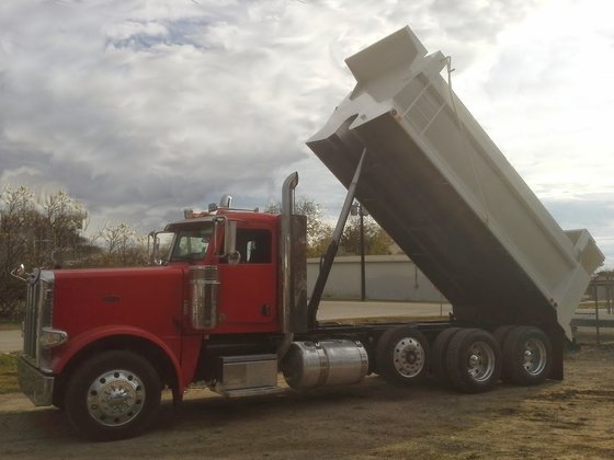 2015 PETERBILT 389 DUMP TRUCK