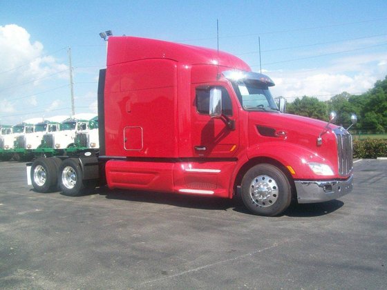 2015 PETERBILT 579 CONVENTIONAL -