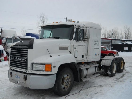 1999 MACK CH613 CONVENTIONAL -