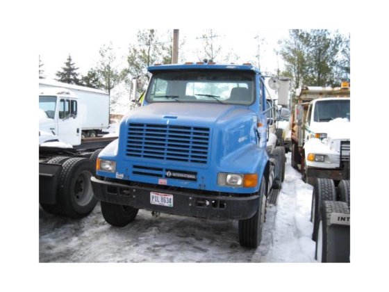 1997 INTERNATIONAL 8100 CONVENTIONAL -
